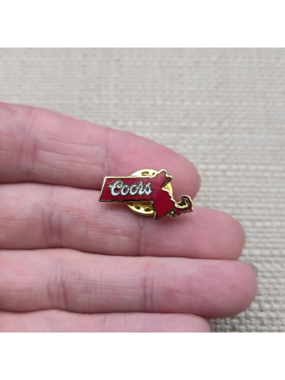 Vintage Coors Beer Massachusetts State Shape Red Enamel Promotional Pin A8678
